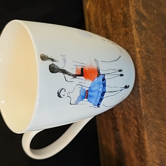 4 Model Coffee Cups - Picture 5 of 6